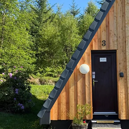 1 Bedroom Cabin With Mountain & Loch Views - Quiet Location Between Glencoe & Ben Nevis Onich Exterior photo