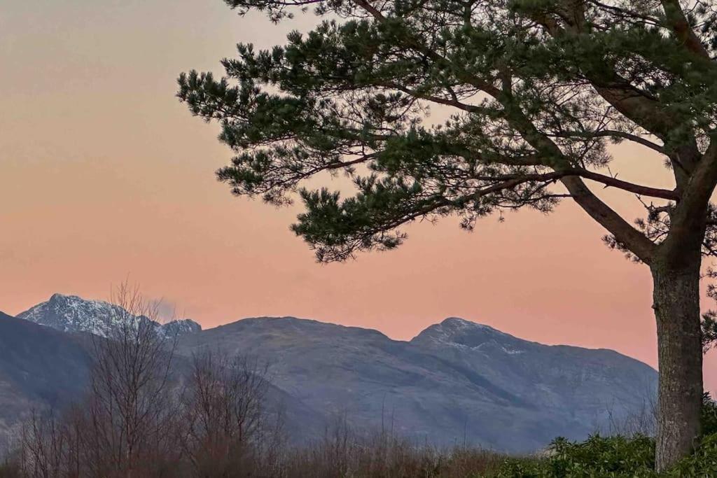 1 Bedroom With Mountain & Loch Views - Quiet Location Between Glencoe & Ben Nevis *