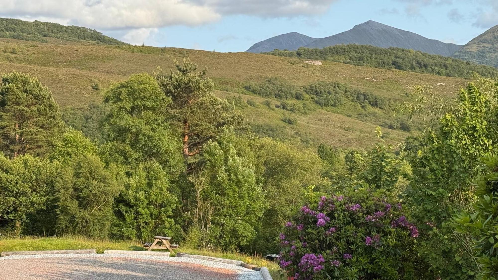 1 Bedroom With Mountain & Loch Views - Quiet Location Between Glencoe & Ben Nevis *